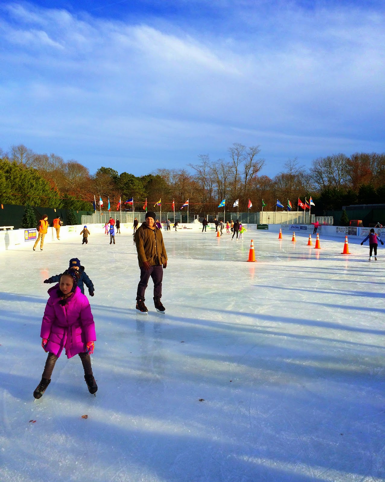 Alt tag for ice-skating-hamptons-east-hampton-rink