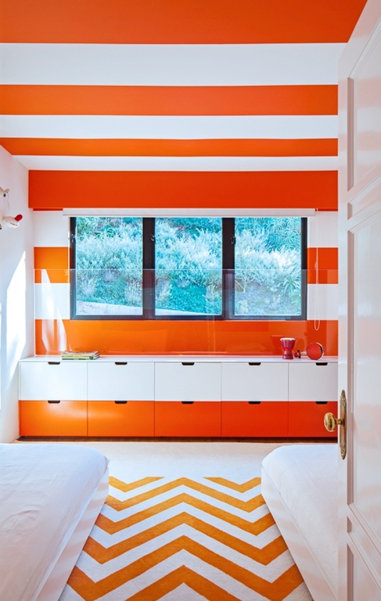 orange-white-striped-walls-twin-bedroom-cococozy-ghislain-vinas