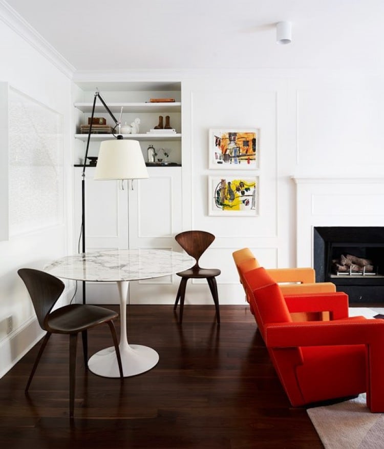 apartment-dining-room-saarinen-tulip-table-orange-side-chair-new-york-arent-pyke-cococozy