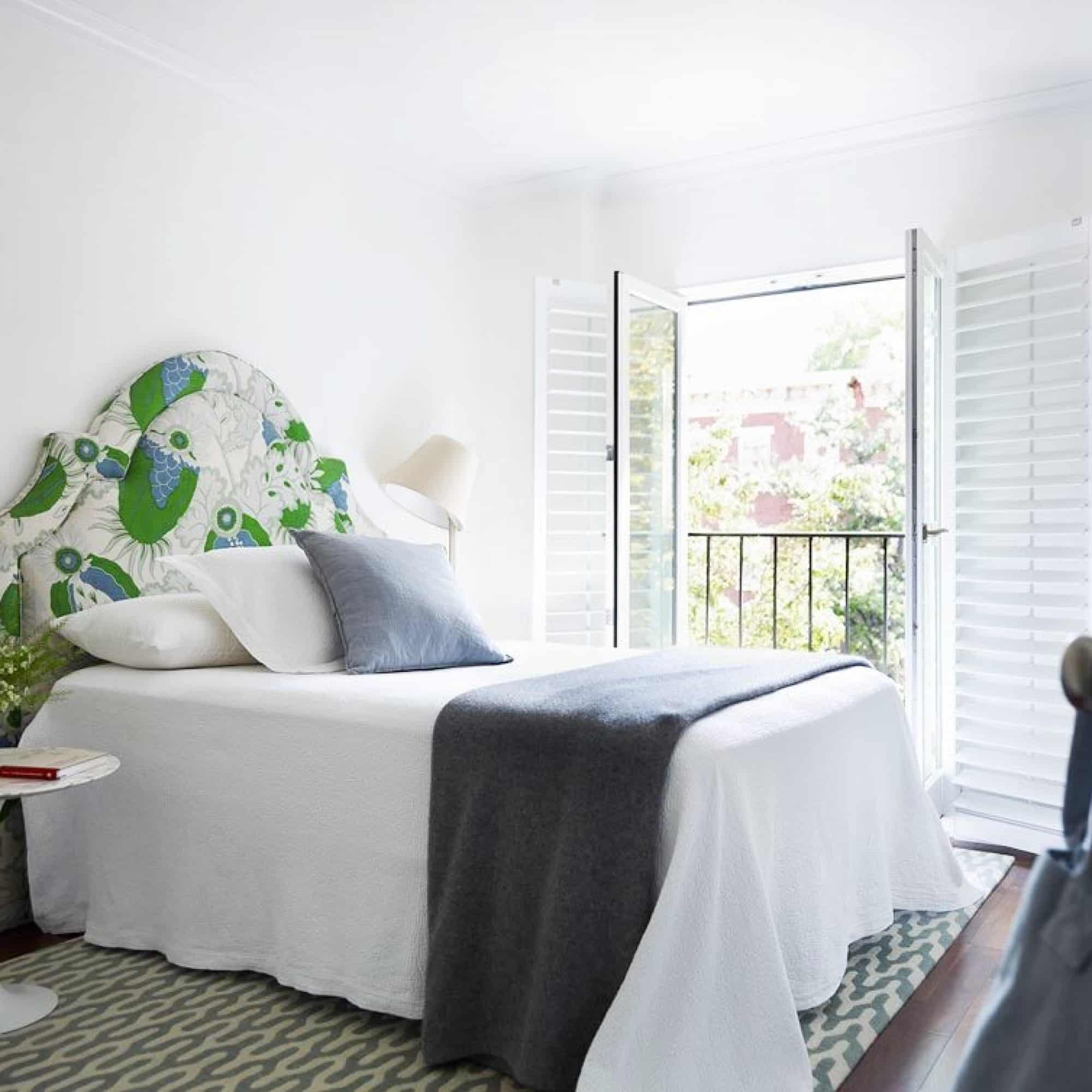 Apartment Decorating Ideas - Small Bedroom Headboard