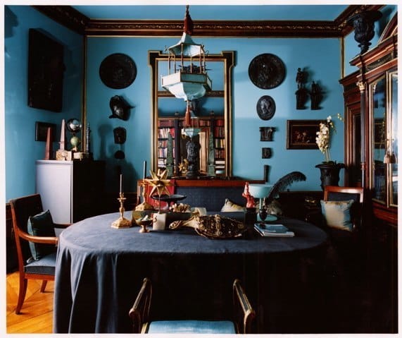 blue-monochromating-dining-room-traditional-cococozy-coorengelcalvagrac