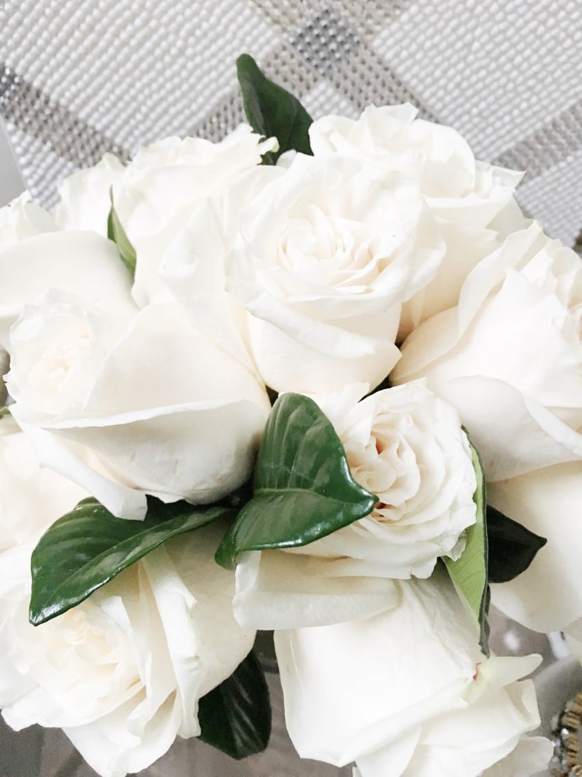 White-roses-crystal-art-nightstand