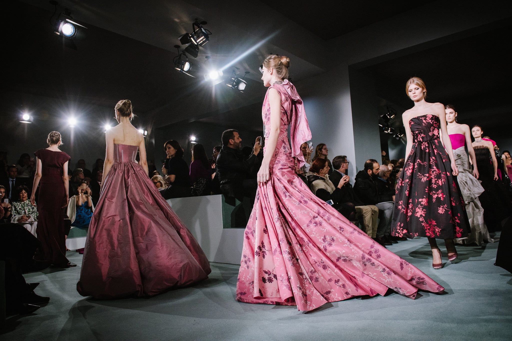 oscar-de-la-renta-formal-gowns-runway-pink-fuchsia-berry-floral-dress-cococozy-nyt