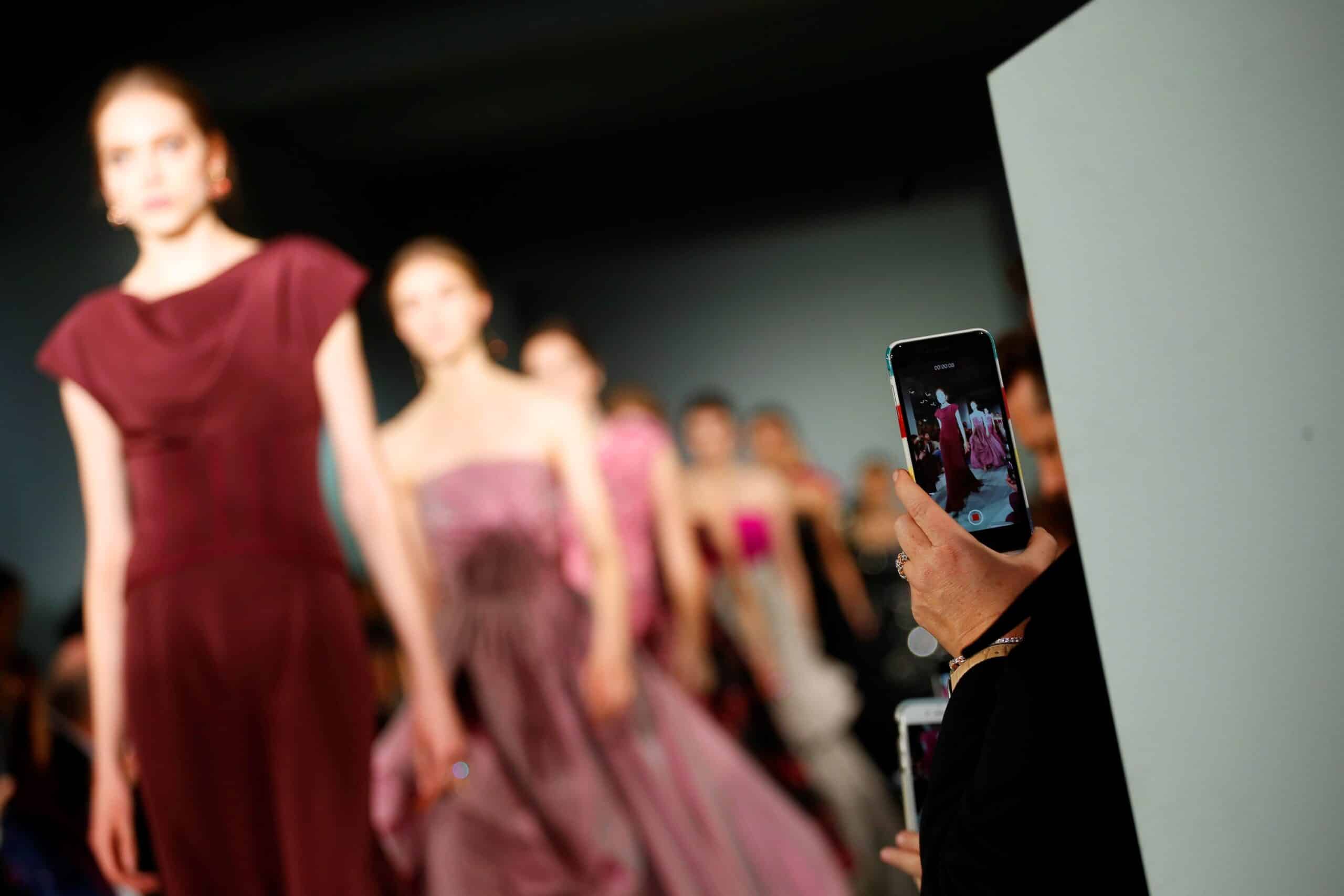 oscar-de-la-renta-formal-gowns-runway-pink-fuchsia-berry-floral-dress-cococozy-vogue