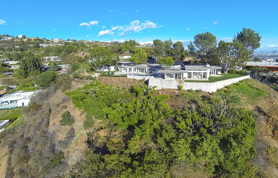 Elvis Presley Home 1174 Hillcrest Beverly Hills aerial view