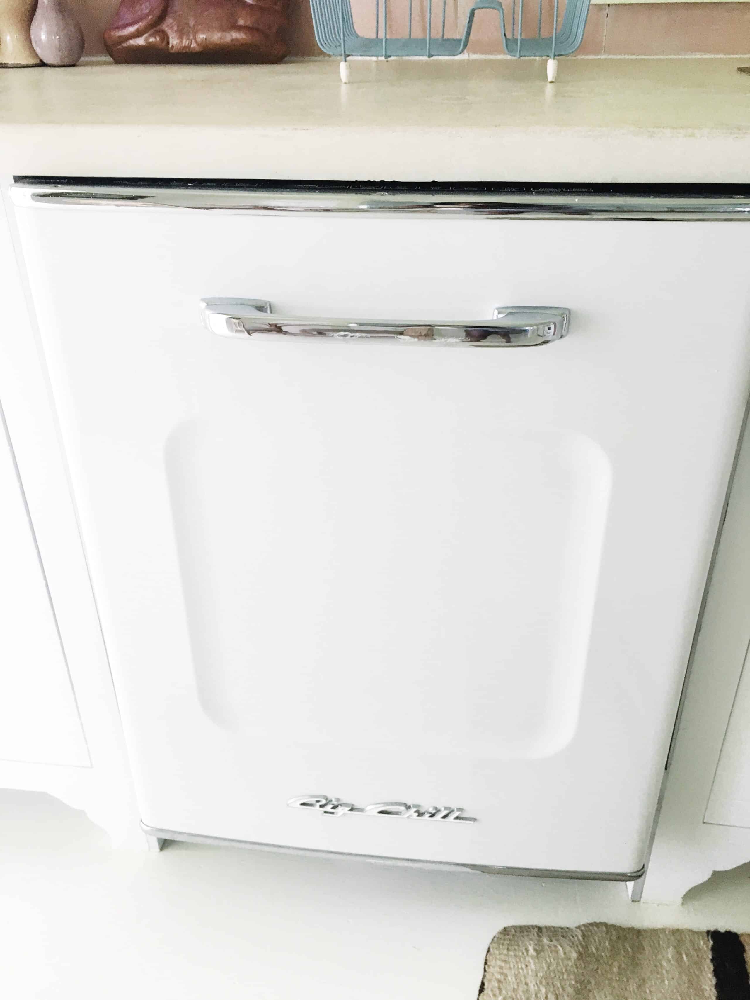 retro kitchen big chill white dishwasher