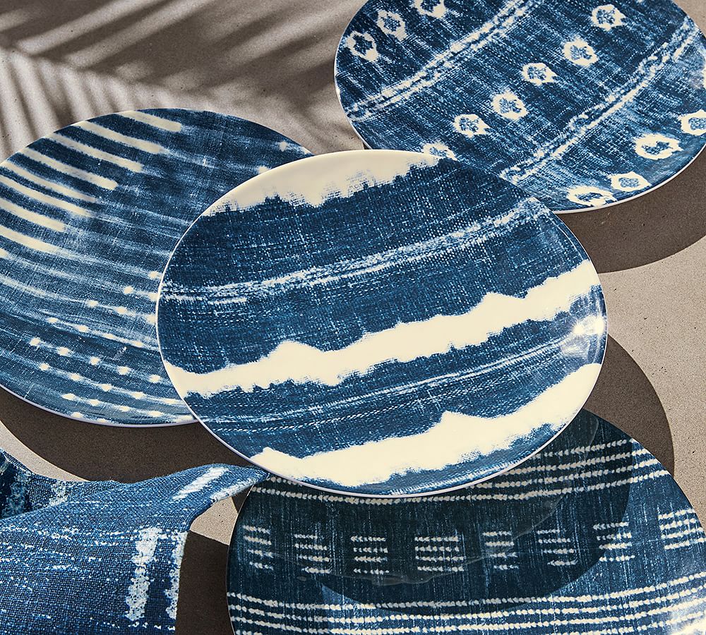 I found these denim inspired plates from Pottery Barn and fell in love...they go so well with my patio look now.