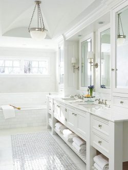 11 Bright White Bathrooms COCOCOZY