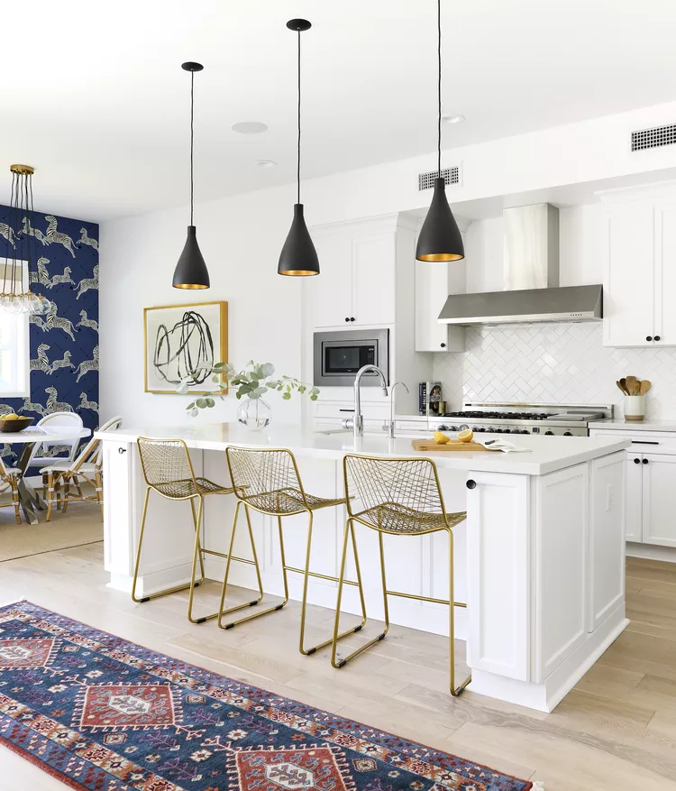 Alt tag for KerryVasquezCoolie-white-kitchen-mydomaine-cococozy