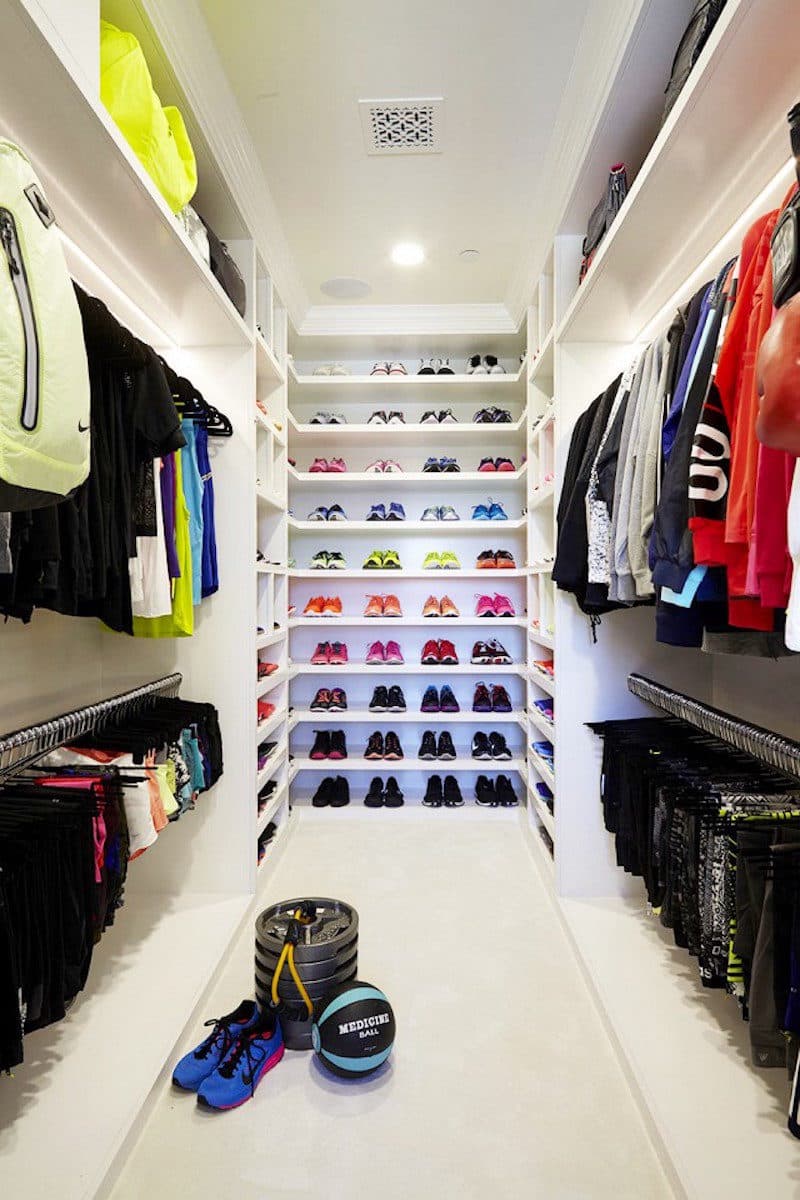 khloe kardashian fitness closets color coordination