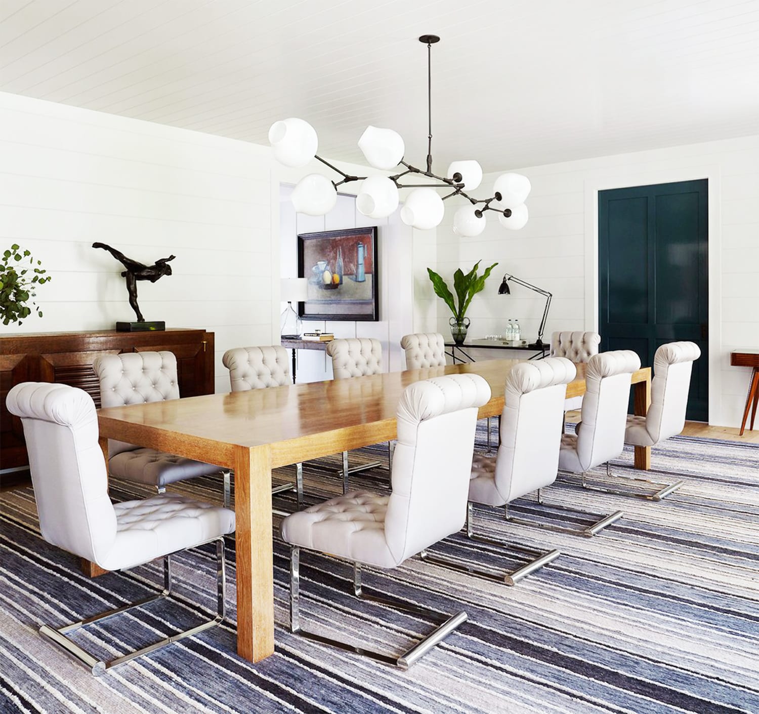 Alt tag for Hamptons-home-modern-twist-dining-room-cococozy-architecturaldigest