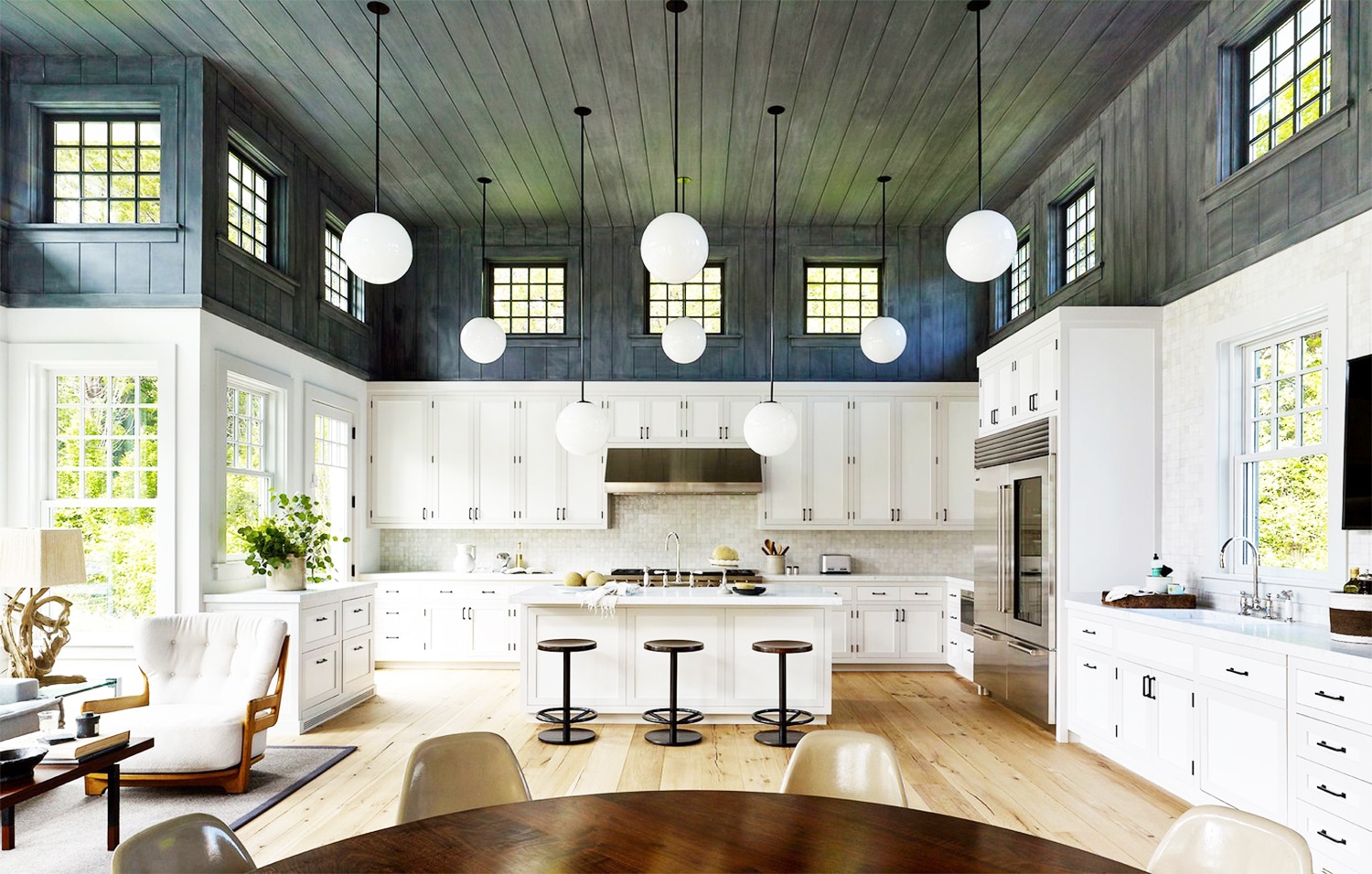 Two-Toned+Farmhouse-Style+Hamptons+Home