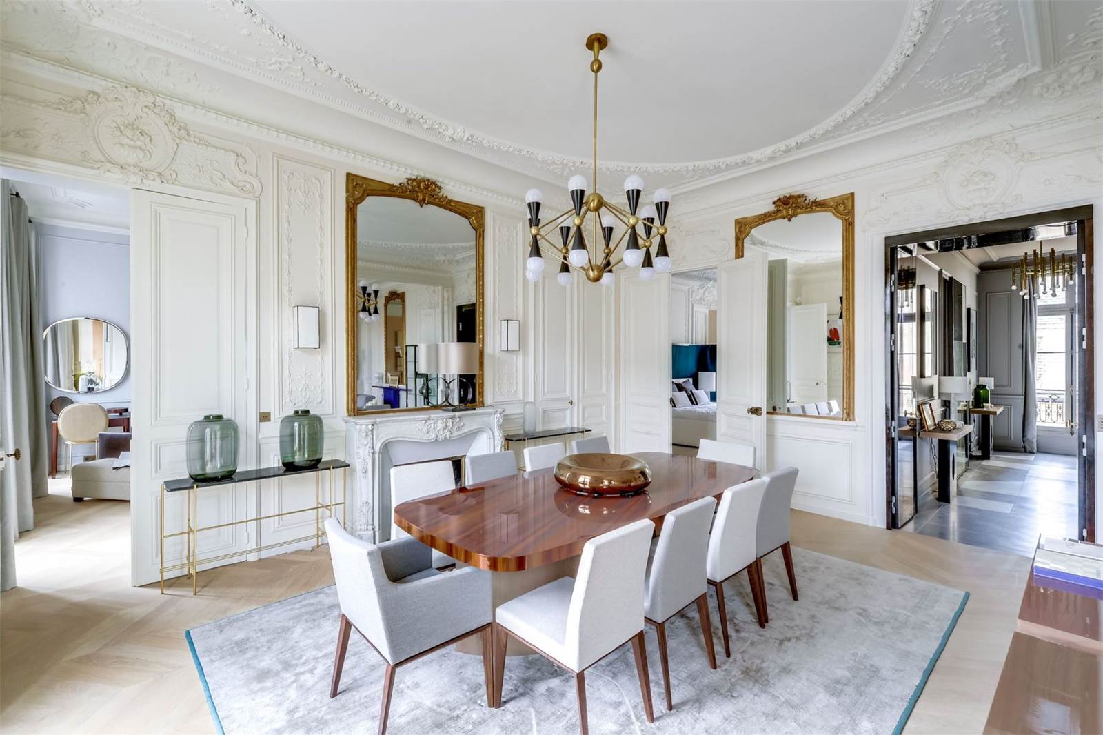 Alt tag for classic-parisian-with-a-modern-twist-dining-room-house-tour-cococozy-sothebys