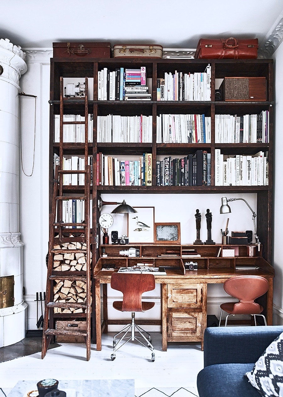 Alt tag for white-floors-dark-wood-book-shelves-desk-apartment-cococozy-elledecoration (1)