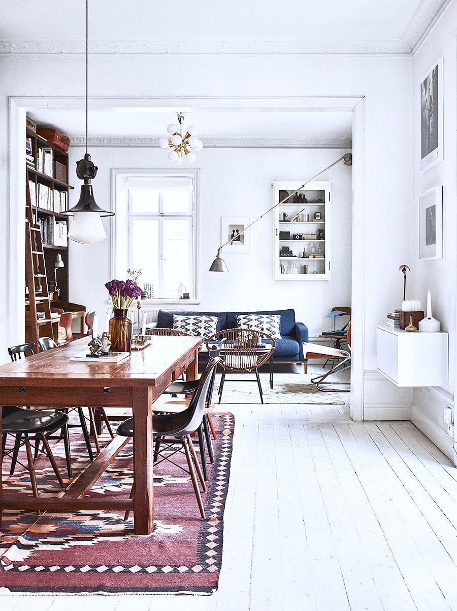 Alt tag for white-floors-dining-room-cococozy-elledecoration (1)