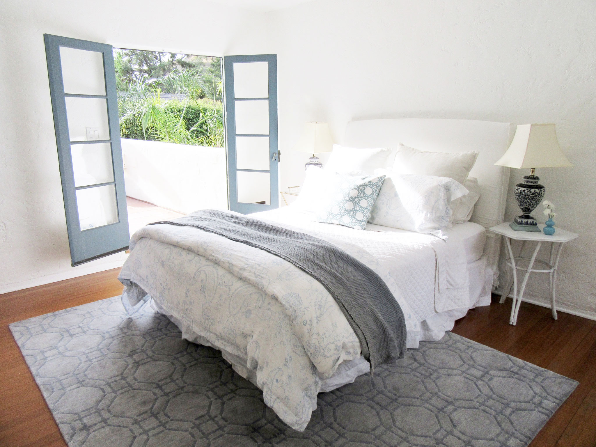 Beyond Aesthetics: The Practical Benefits Of Bedroom Rug Choices