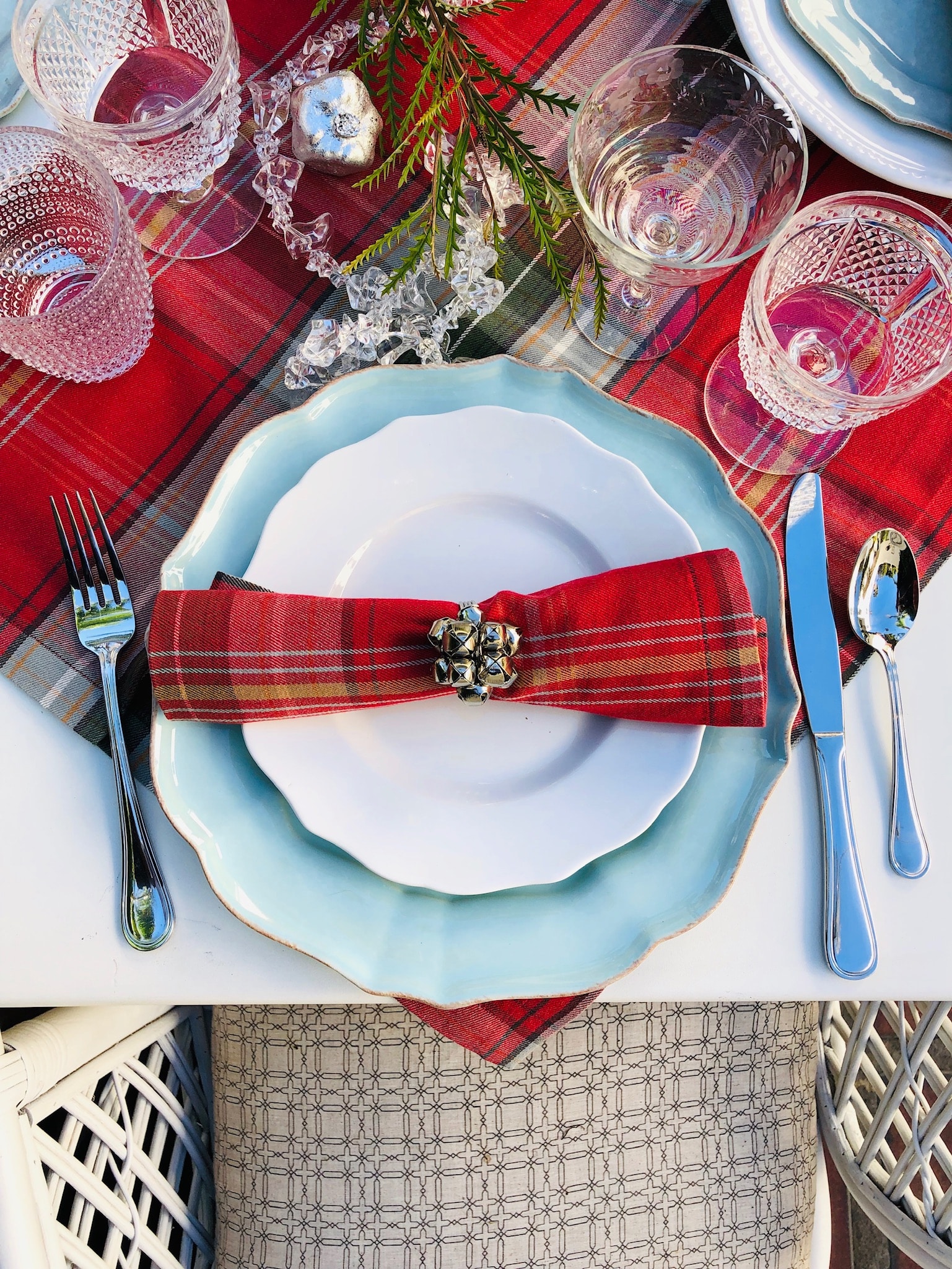 Alt tag for how to style a holiday table
