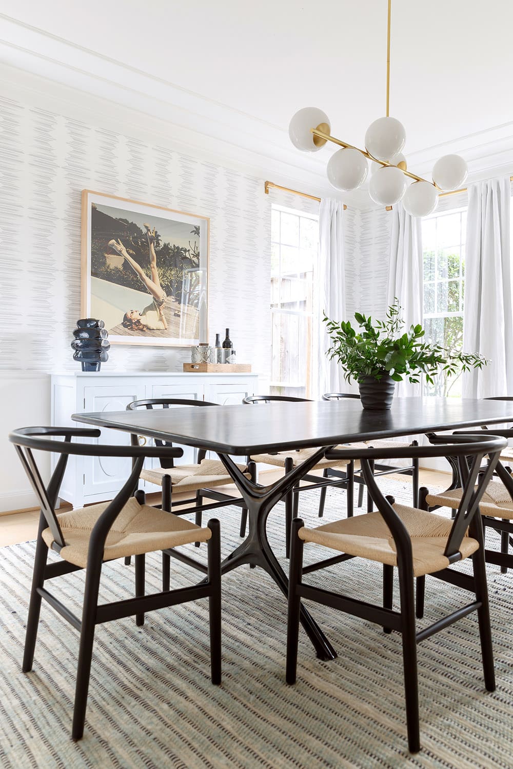 Alt tag for Dining_Rooms_Black_Chairs_10