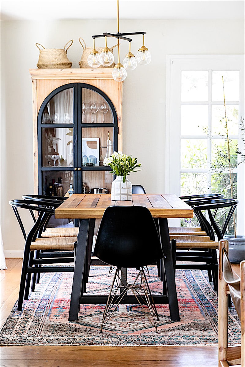 Alt tag for Dining_Rooms_Black_Chairs_7