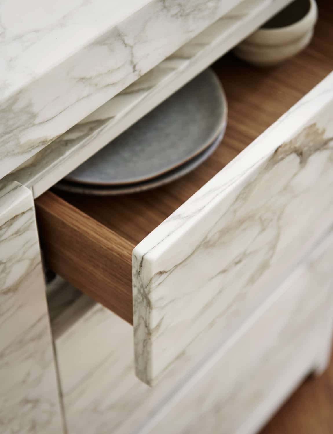 Alt tag for Dreamy_Neutral_Apartment_Joanna_Laven_Marble_Details_Kitchen_Drawer