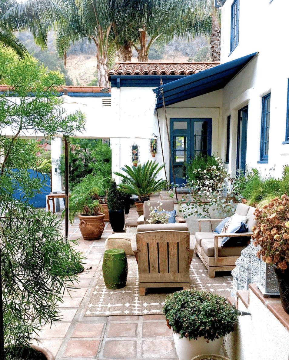 Alt tag for Outdoor Living Inspiration - 7 Incredible Porches COCOCOZY