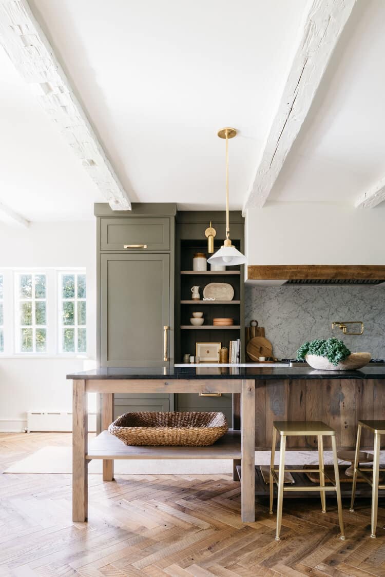 3+Reasons+To+Paint+Your+Kitchen+Olive+Green