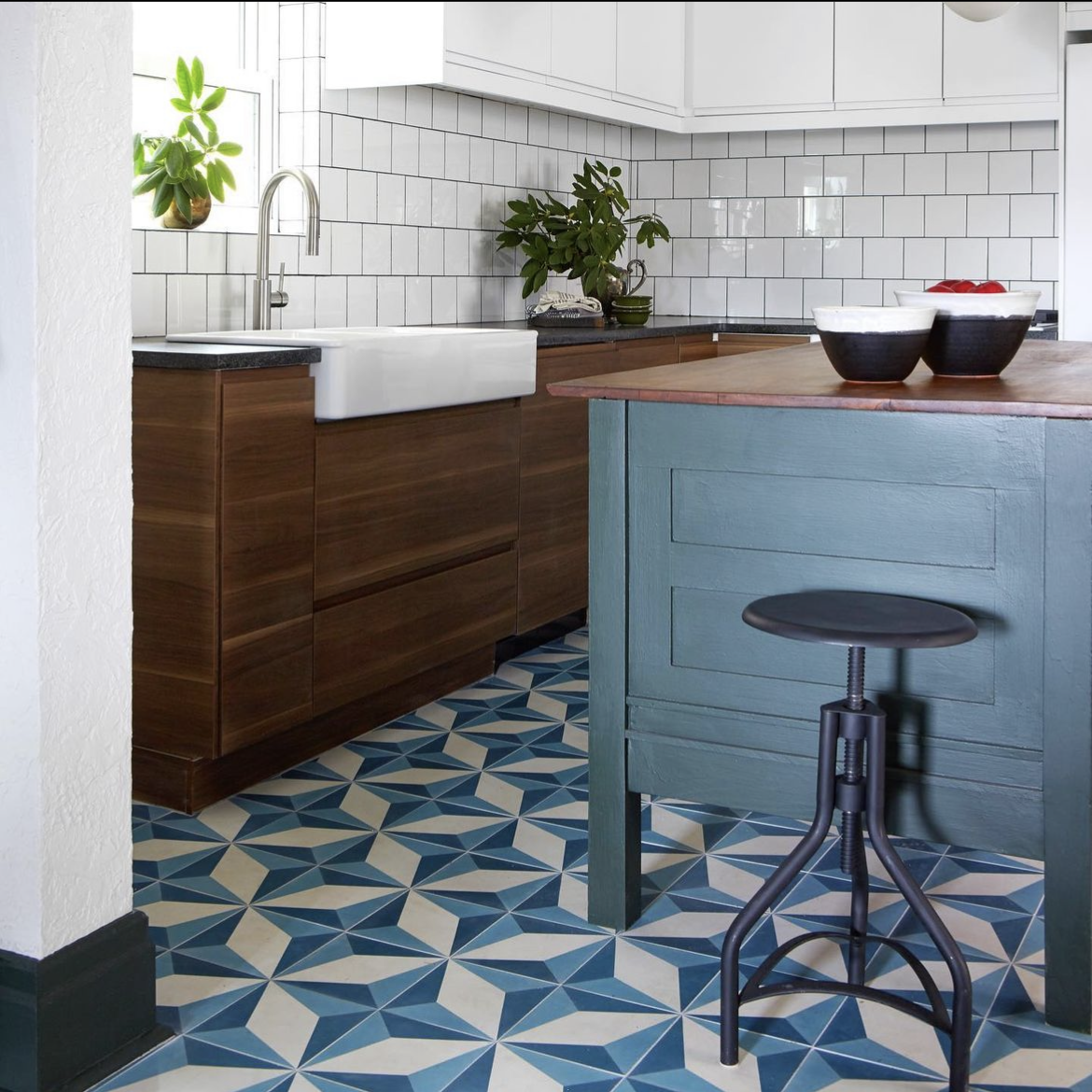 blue star shaped kitchen floor tiles 2