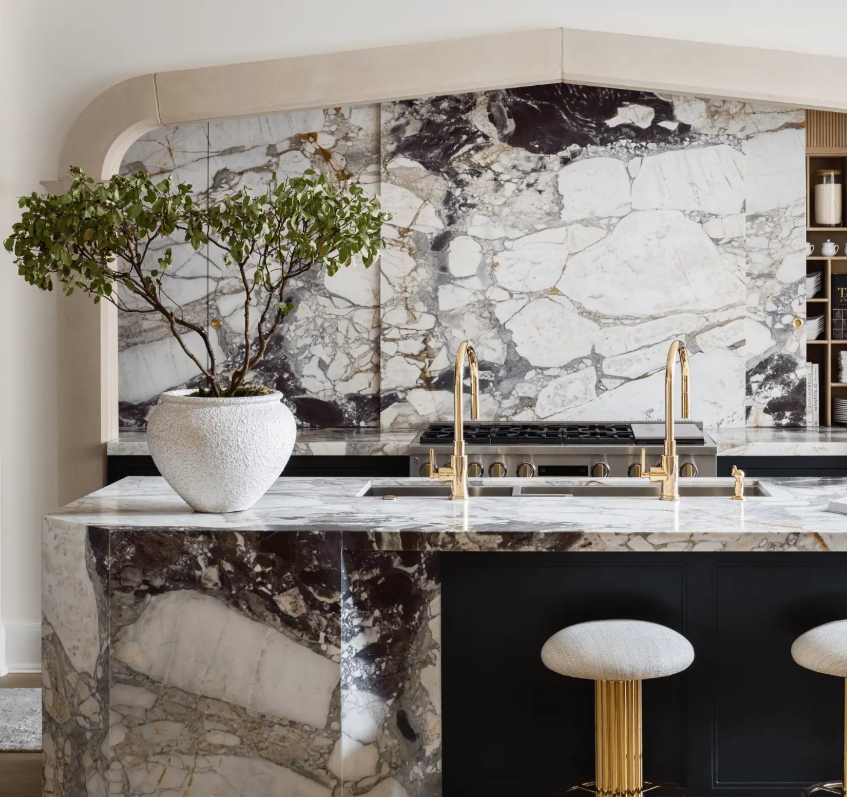 A+Tour+of+this+Beautiful+White+Marble+Kitchen