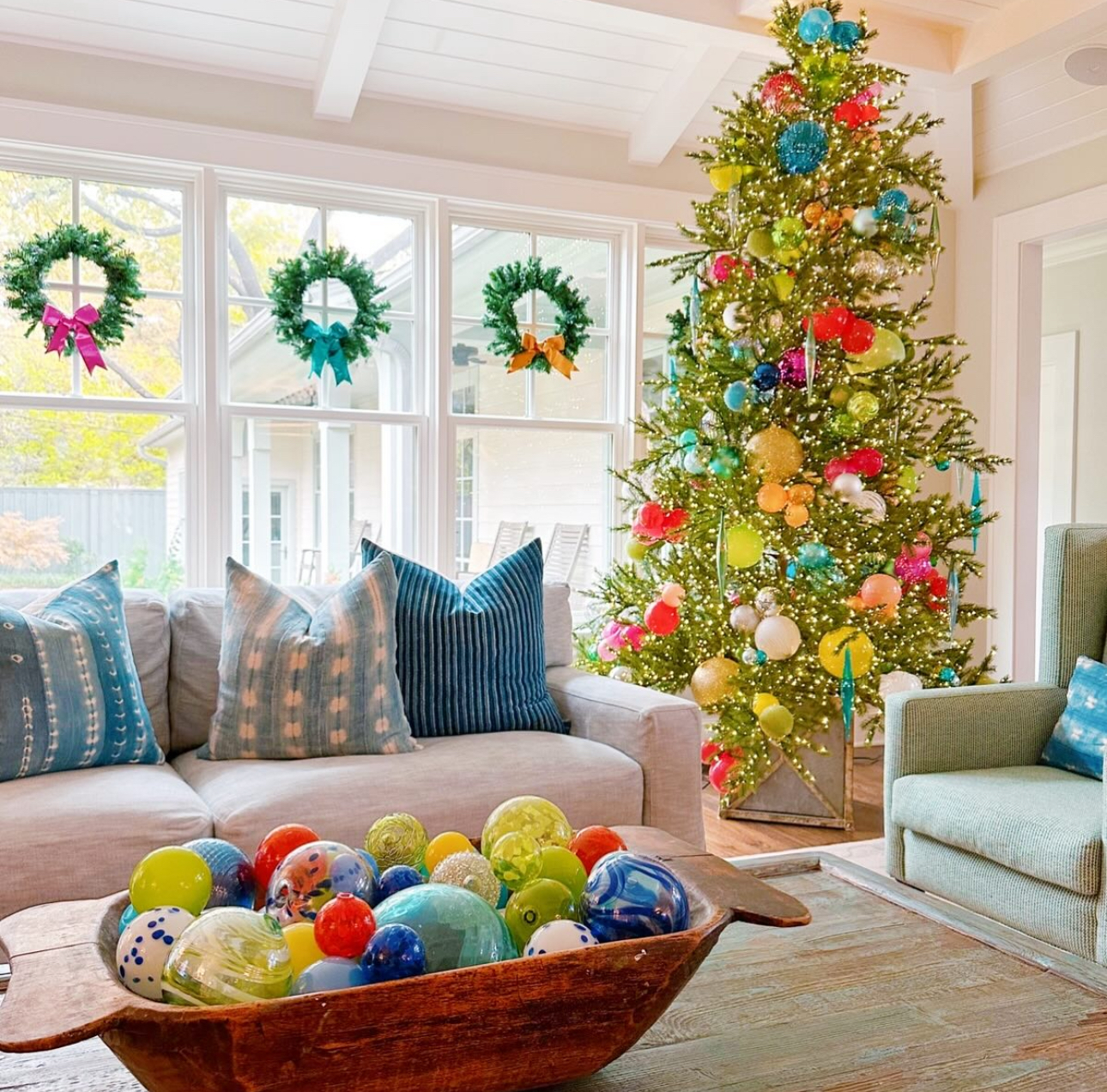 bright living room holiday decor