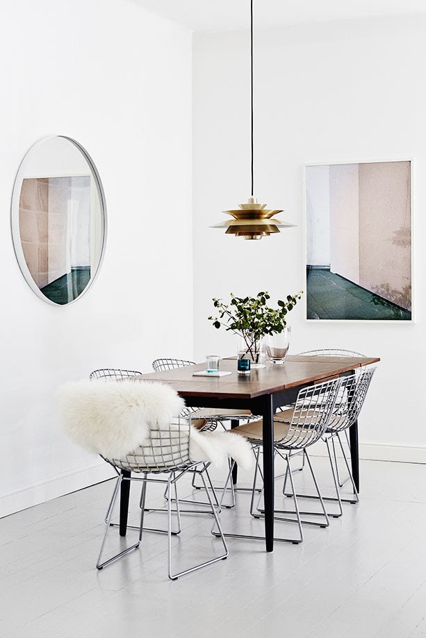Modern dining room with Bertoia side chairs