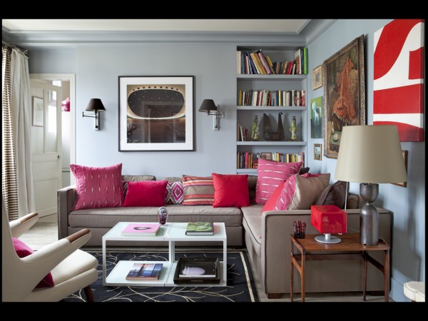 pink pillows gray walls tan sofa living room white coffee table modern art elle decor france decorate interior design