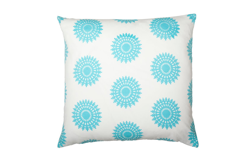 COCOCOZY Cotton Collection pillow in Wauwinet