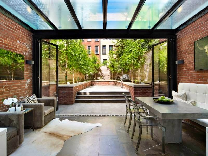 Outdoor dining area in a NYC townhouse