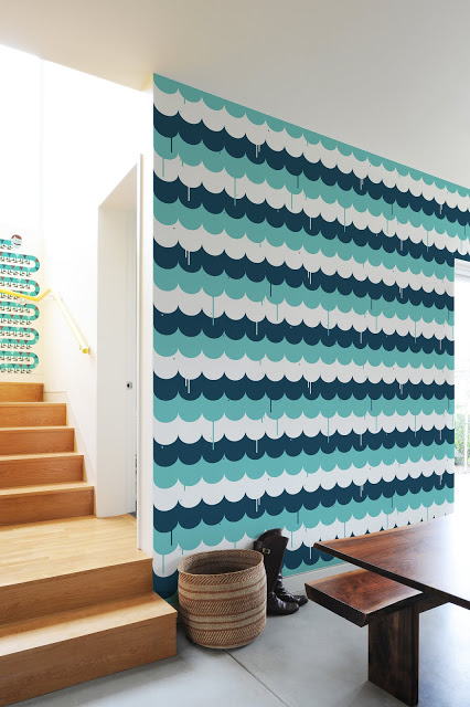 navy, turquoise and white scalloped wallpaper 