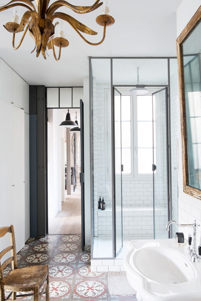 Eclectic bathroom in a Paris home