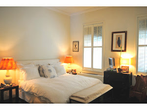 Rebecca de Ravenel's plain white bedroom before being redecorated