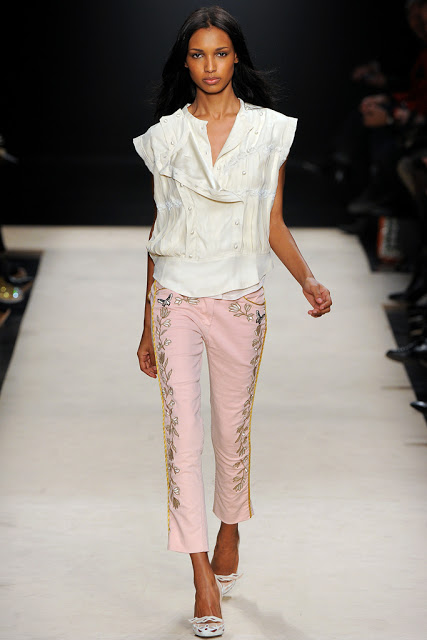 Isabel Marant Fall 2012 Ready to Wear-Pink cropped pants with a white vest and white flats