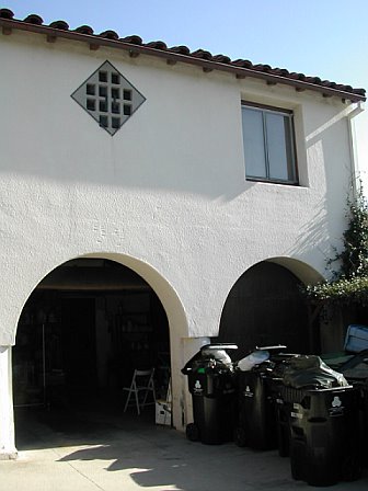 Exterior of the garage before remodeling