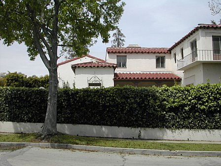 Side view of a Cheviot Hills home prior to remodeling