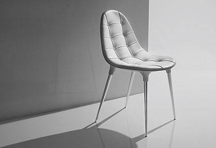 White leather side chair or dining chair with aluminum legs and a quilted seat from Cassina