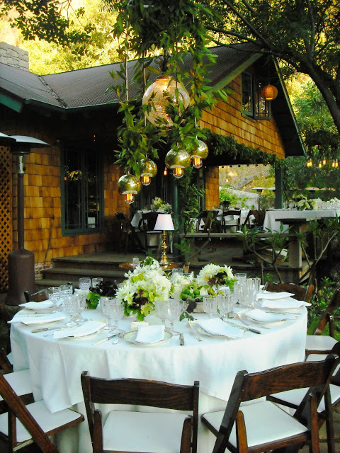 Outdoor wedding table setting in Beverly Hills
