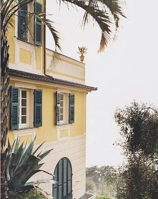 Yellow Italian villa in Liguria 
